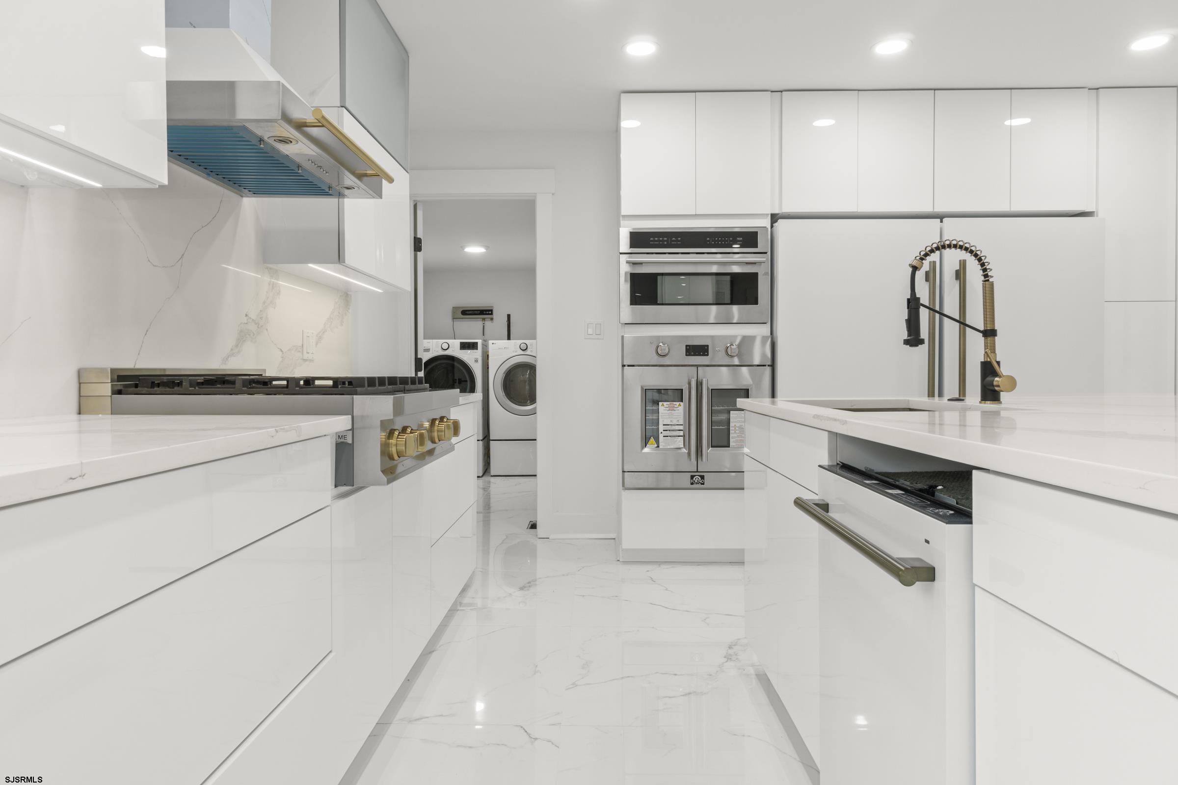 811 N Burghley Ave Ave