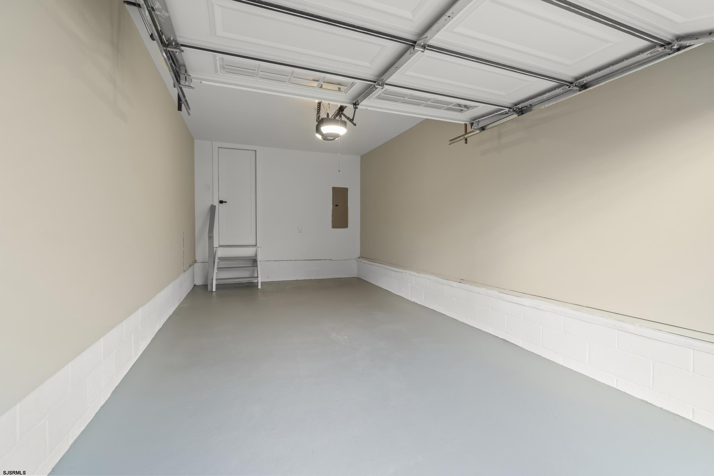 811 N Burghley Ave Ave