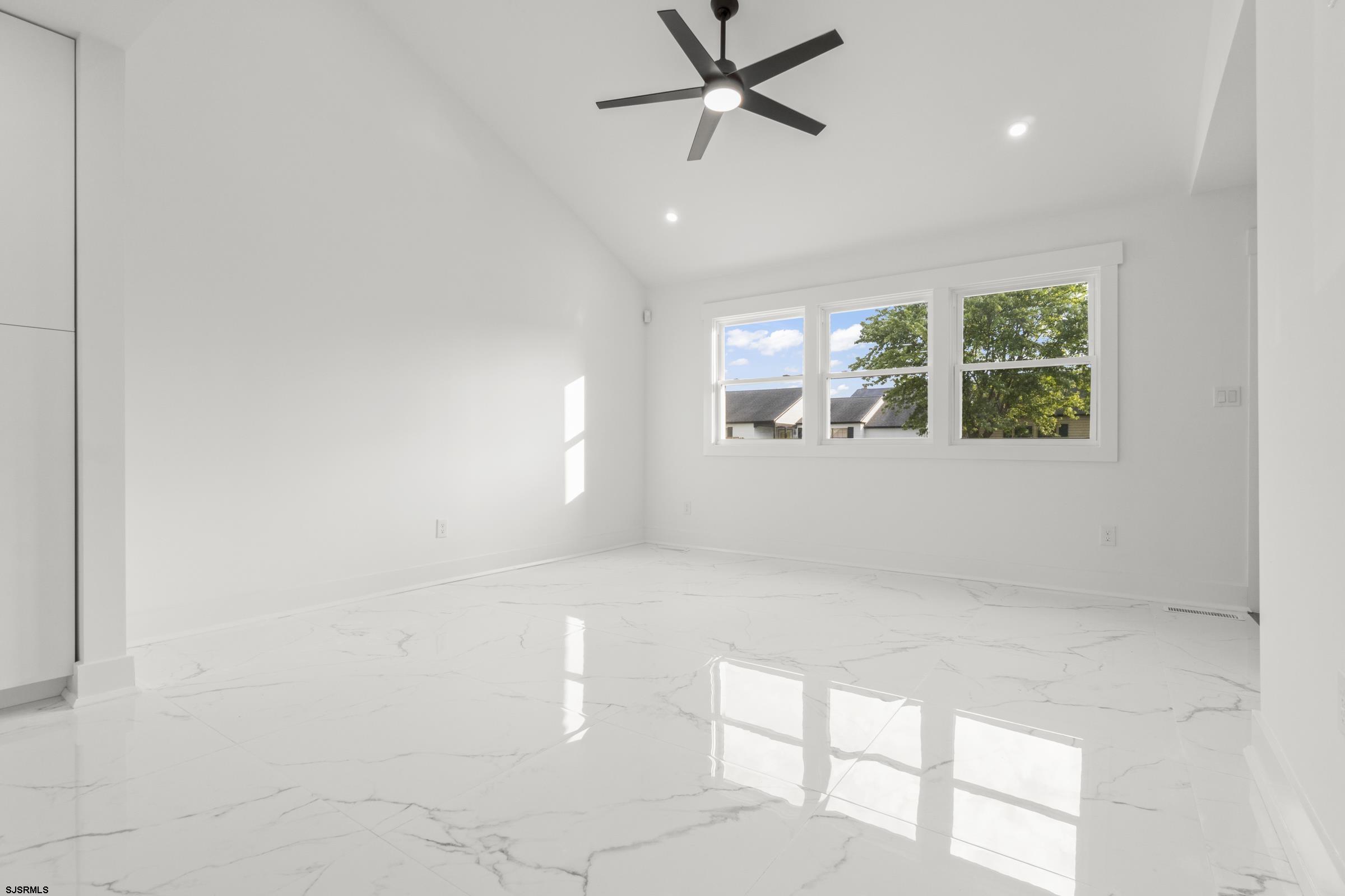 811 N Burghley Ave Ave