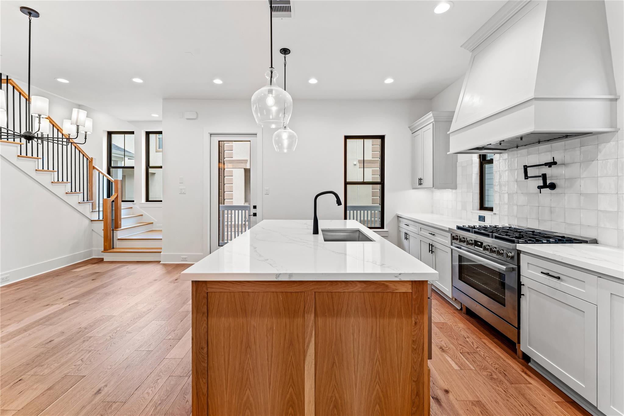 515 E 4th Street