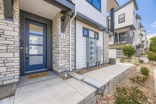 1990 S Holly Street Unit: 3