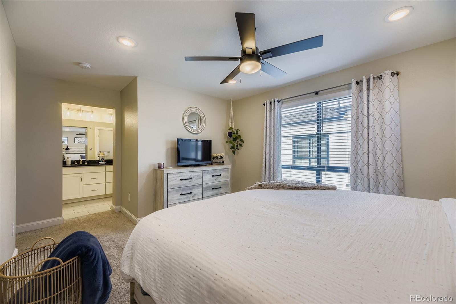 1990 S Holly Street Unit: 3