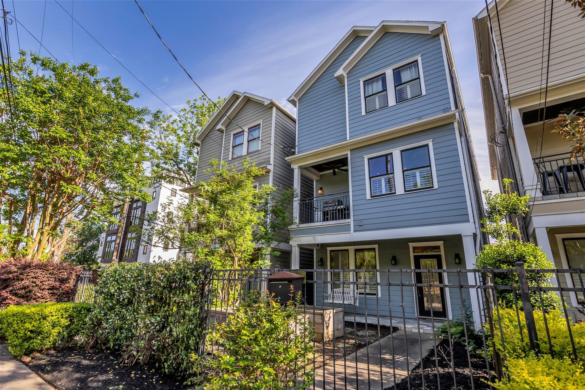 236 E Woodland Street