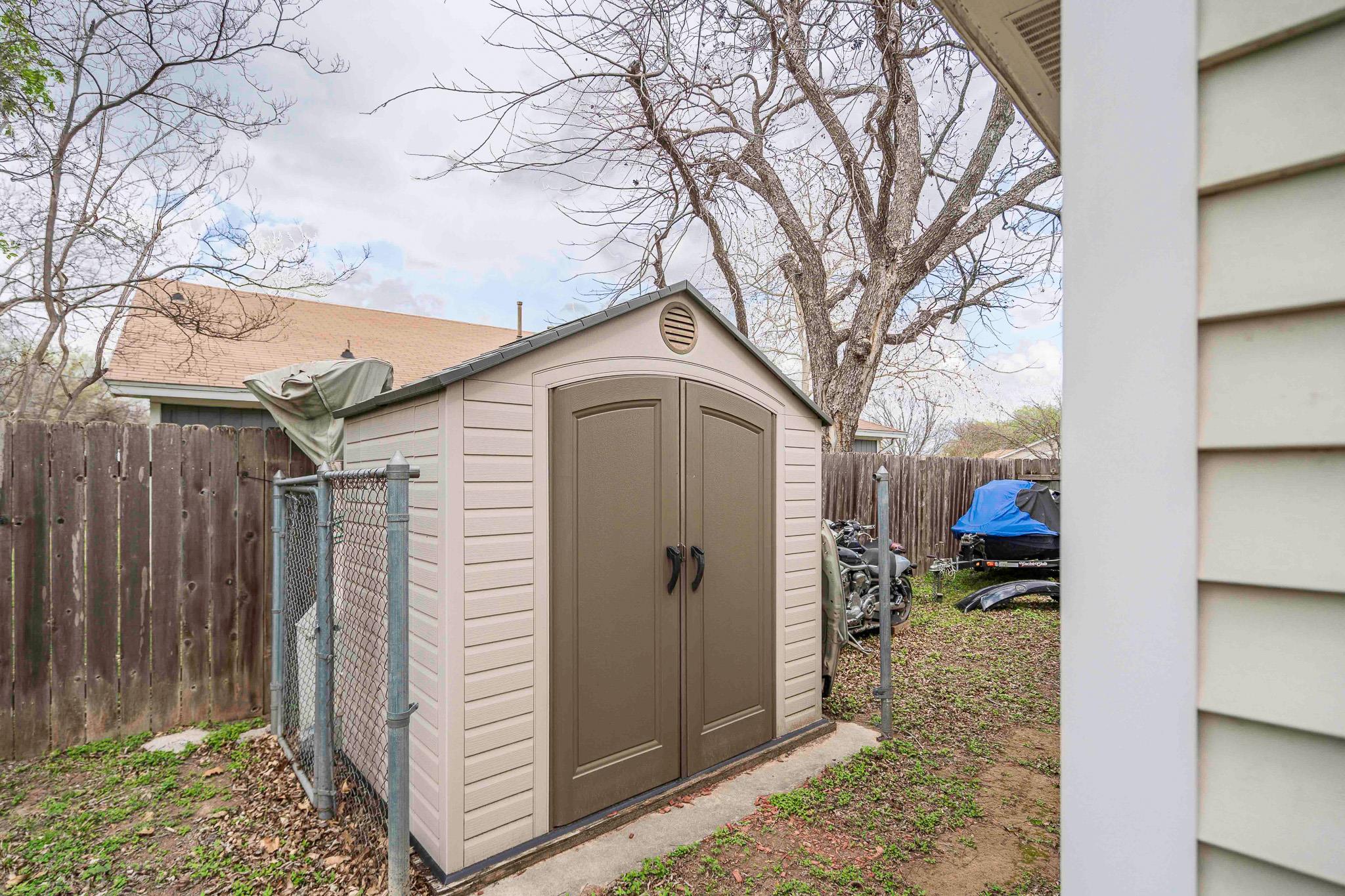 1910 Andover DR