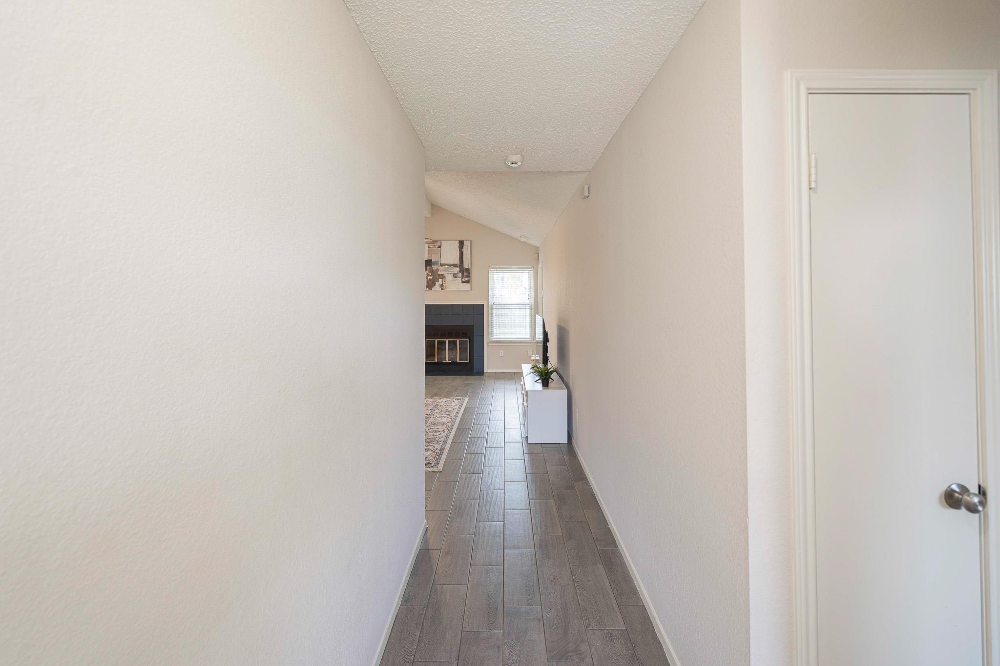 1910 Andover DR