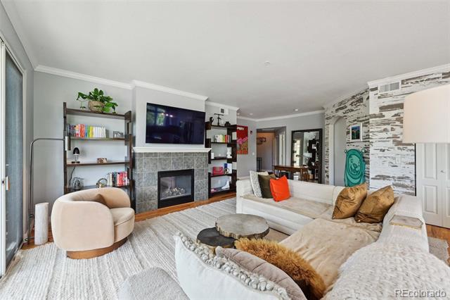 111 S Monroe Street Unit: B203