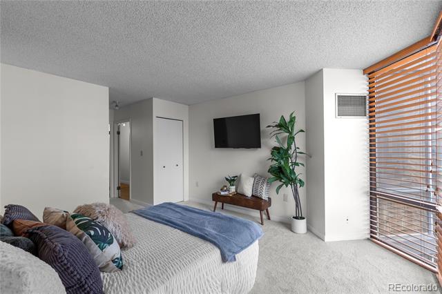 1625 Larimer Street Unit: 2104