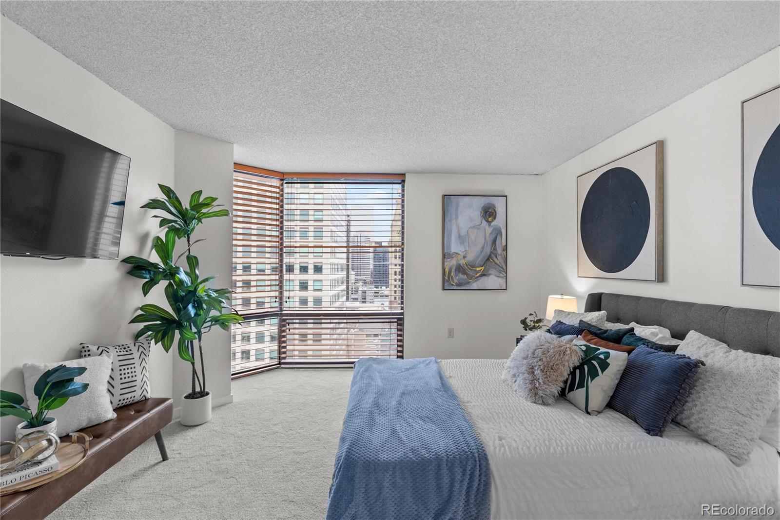 1625 Larimer Street Unit: 2104