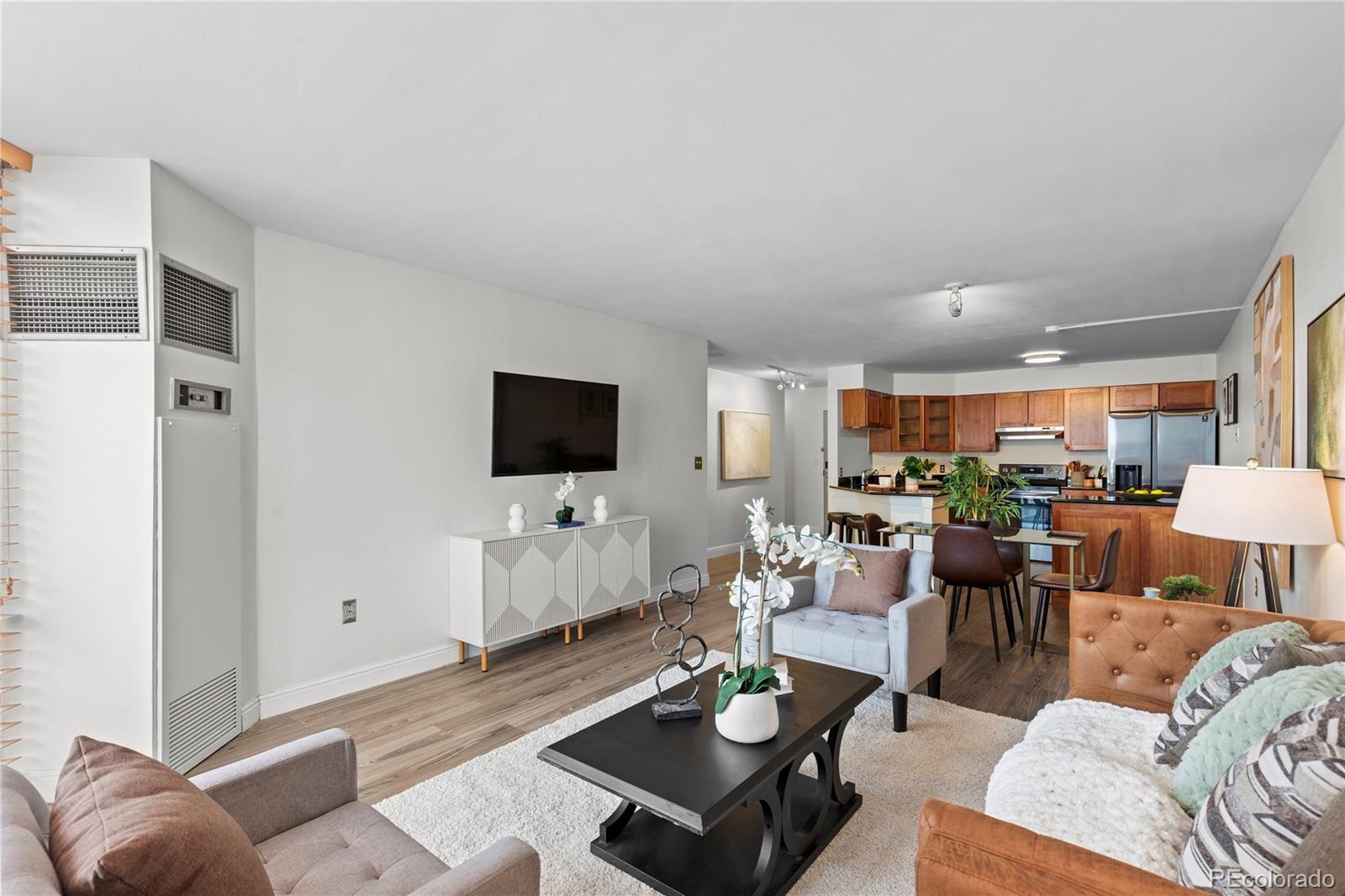 1625 Larimer Street Unit: 2104