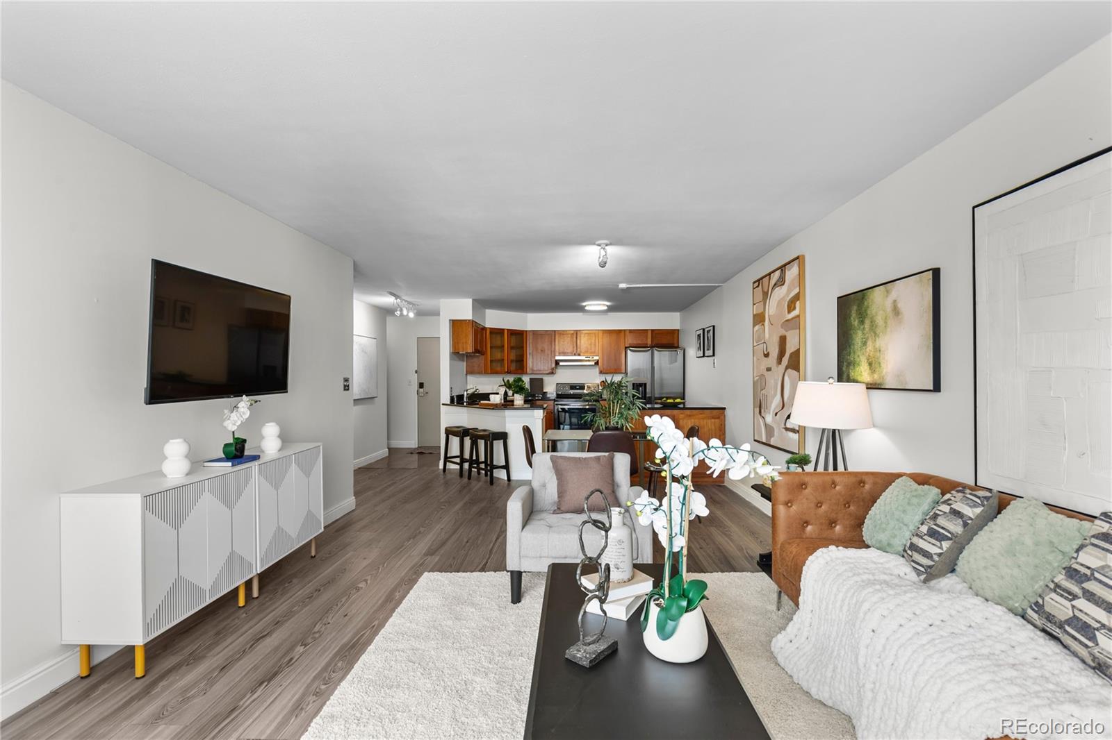 1625 Larimer Street Unit: 2104