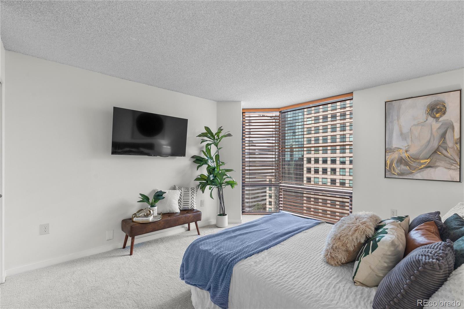 1625 Larimer Street Unit: 2104