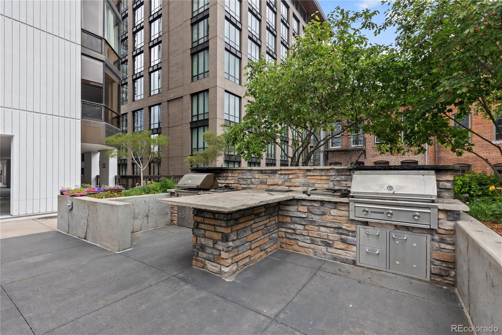 1625 Larimer Street Unit: 2104