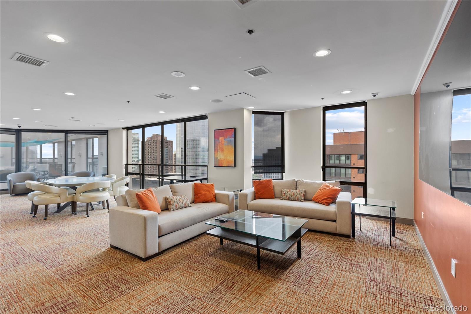 1625 Larimer Street Unit: 2104