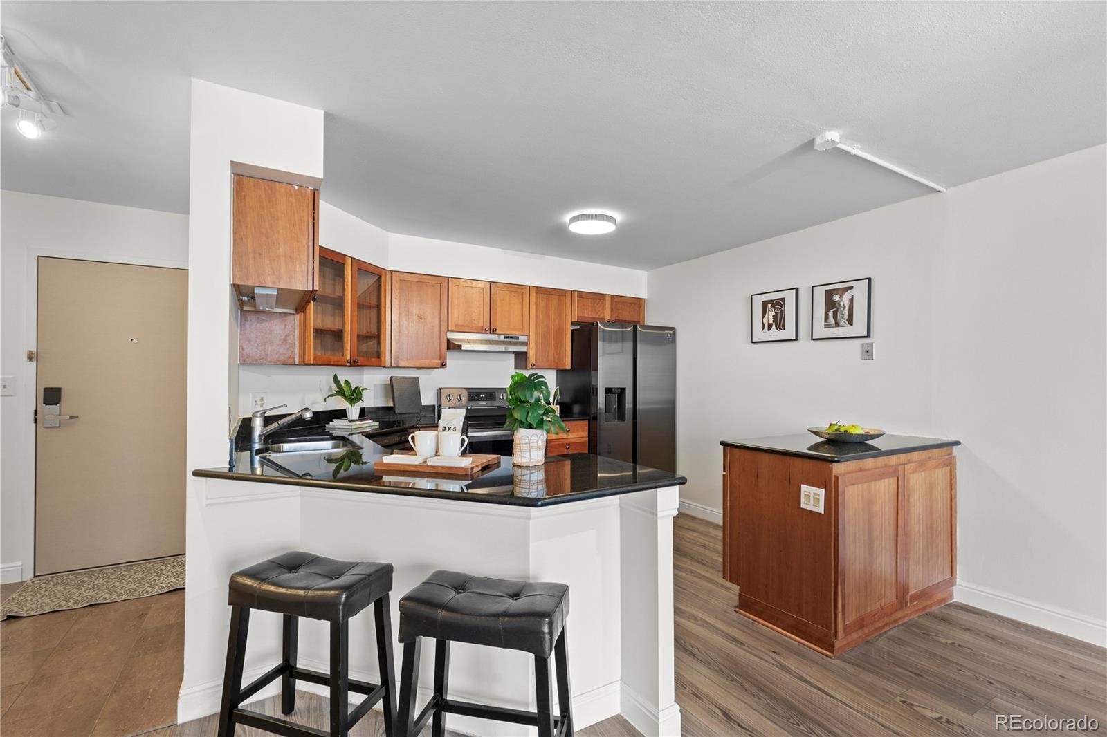 1625 Larimer Street Unit: 2104