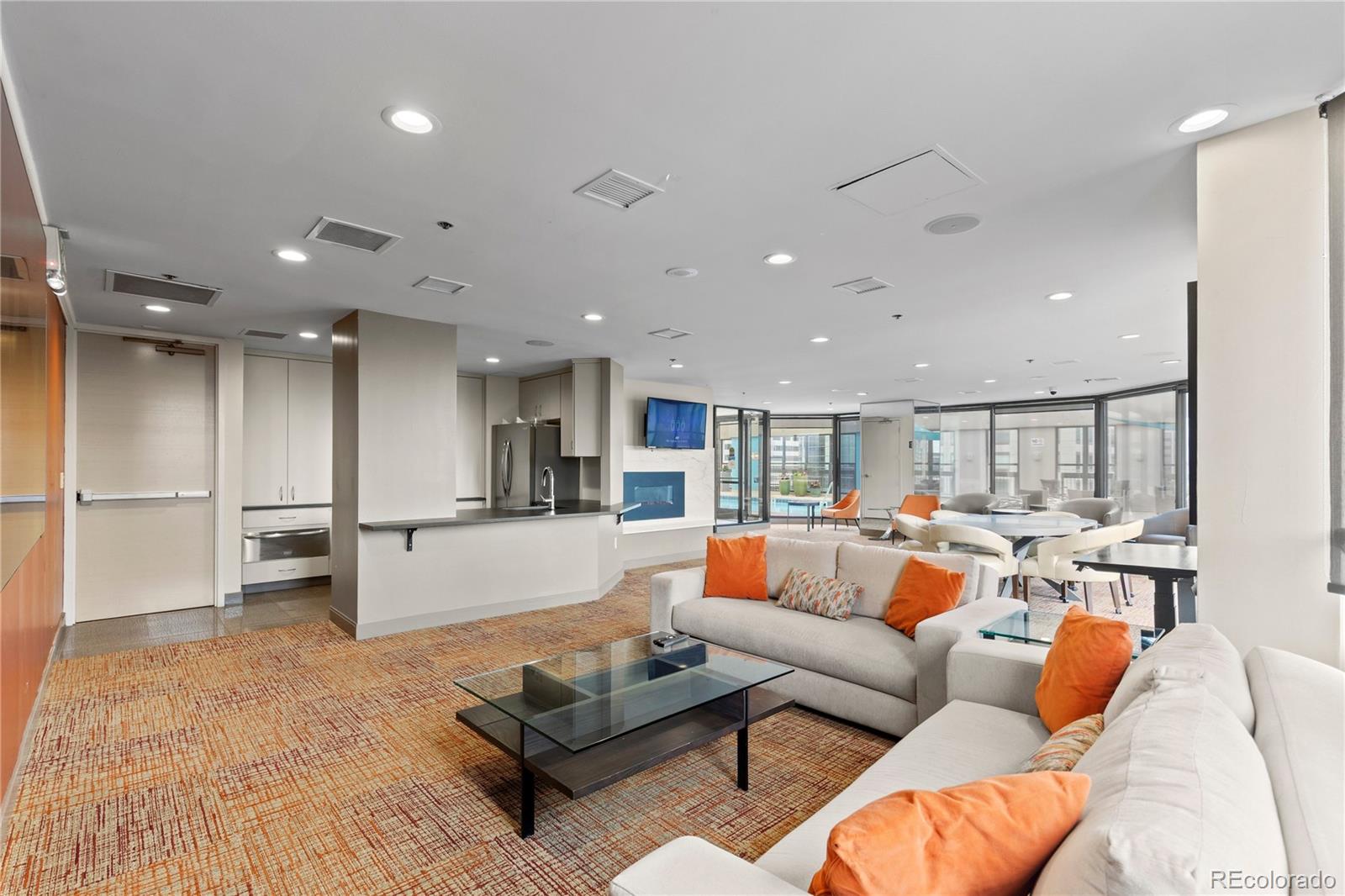 1625 Larimer Street Unit: 2104