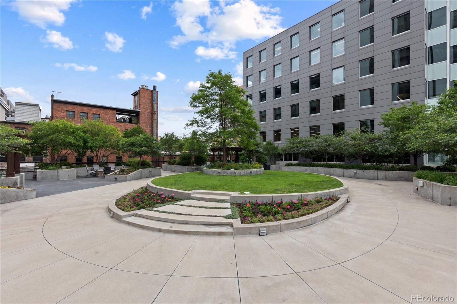 1625 Larimer Street Unit: 2104