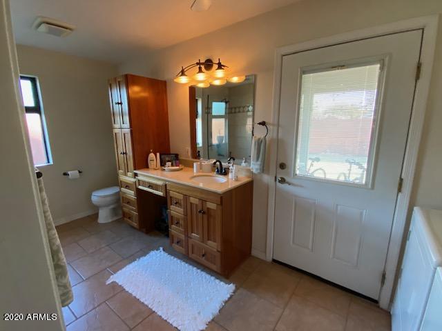 2108 W HERMOSA Drive