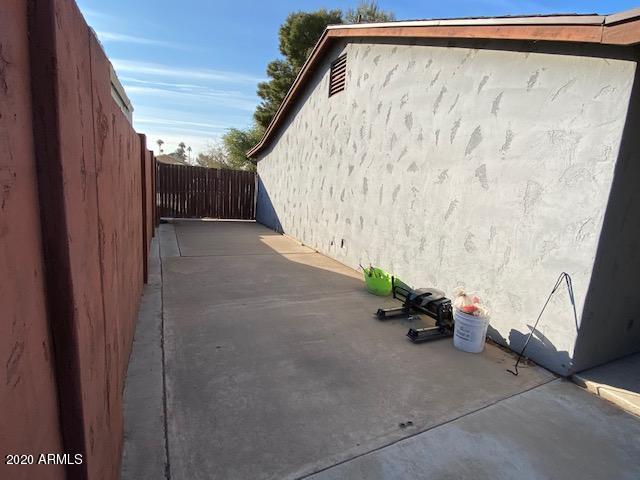 2108 W HERMOSA Drive