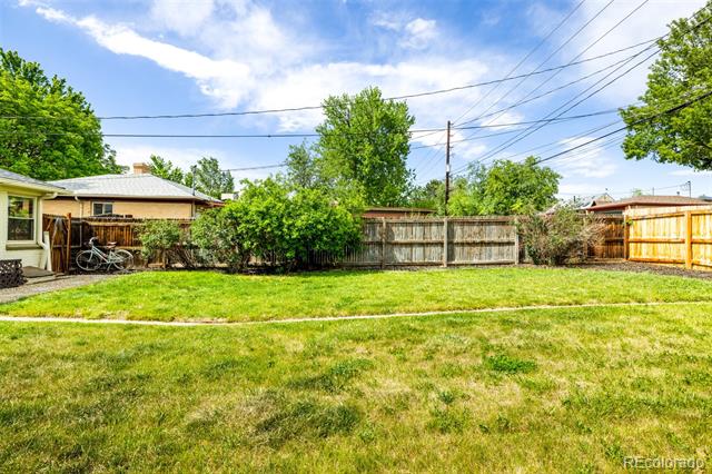 852 Poplar Street