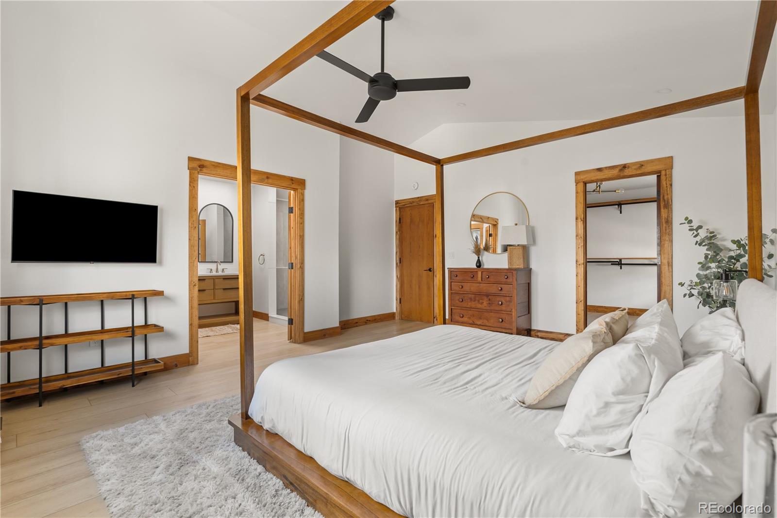 9662 W 69th Place