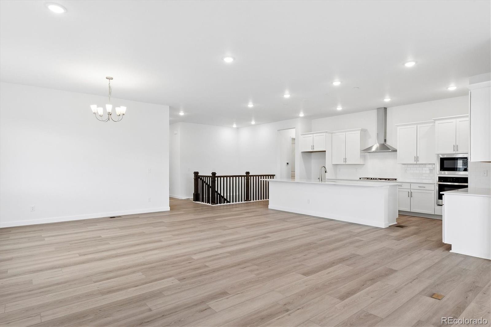 1693 Green Fern Point