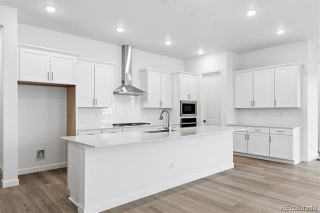 1693 Green Fern Point