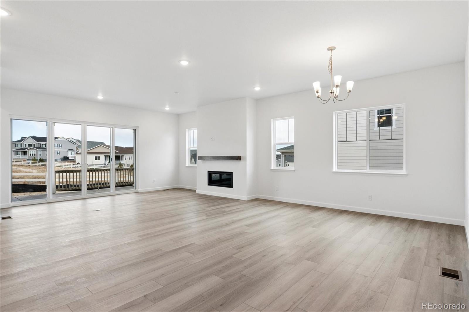 1693 Green Fern Point