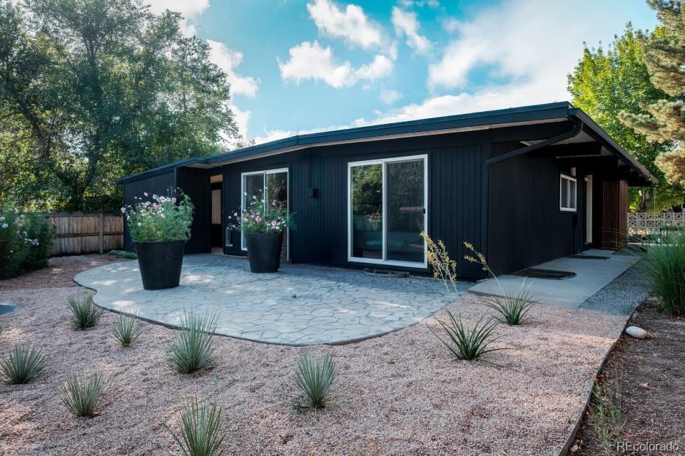 4721 E Idaho Place