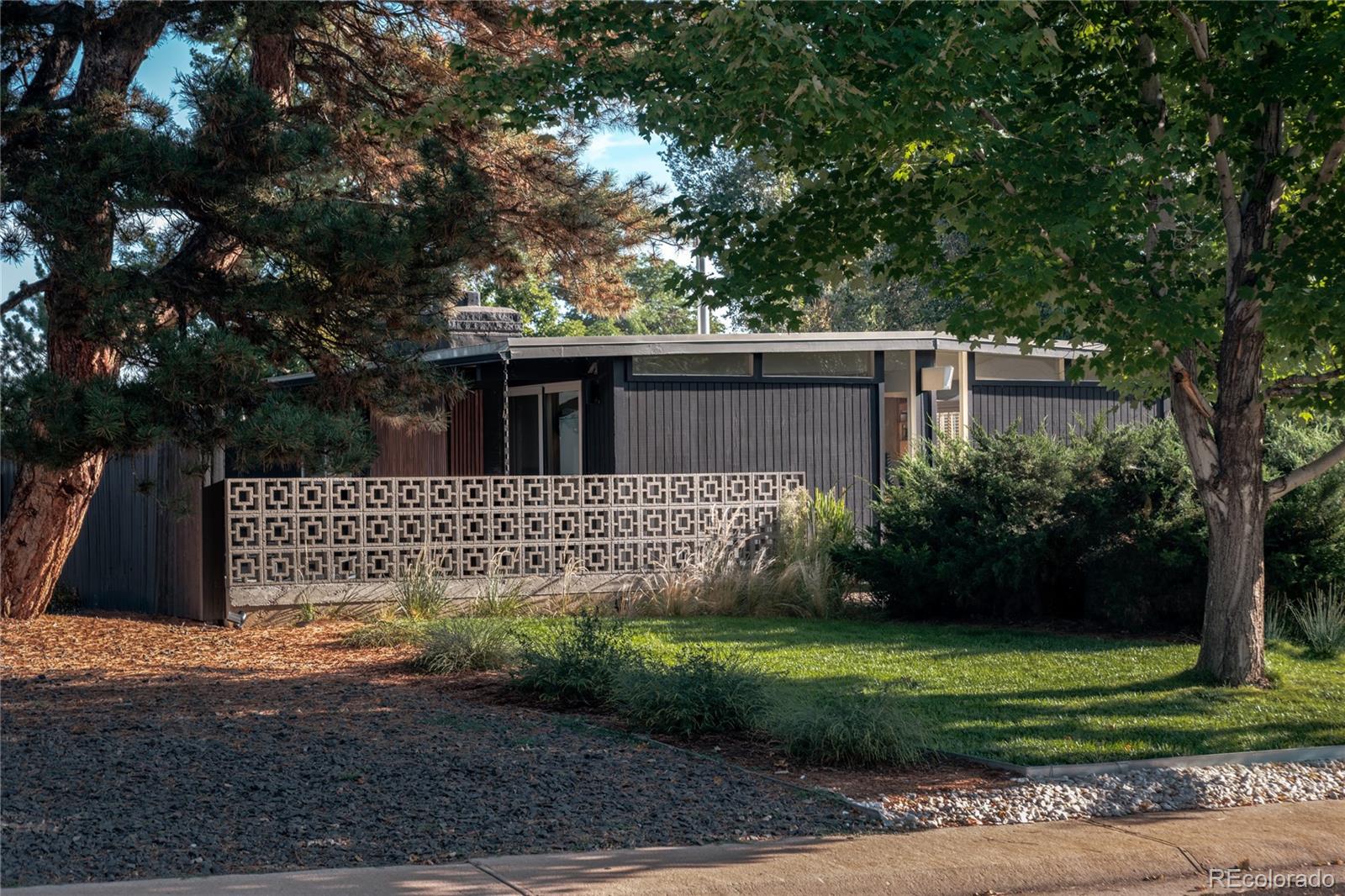 4721 E Idaho Place