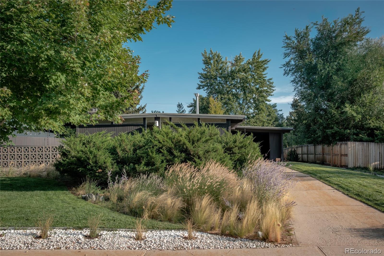 4721 E Idaho Place