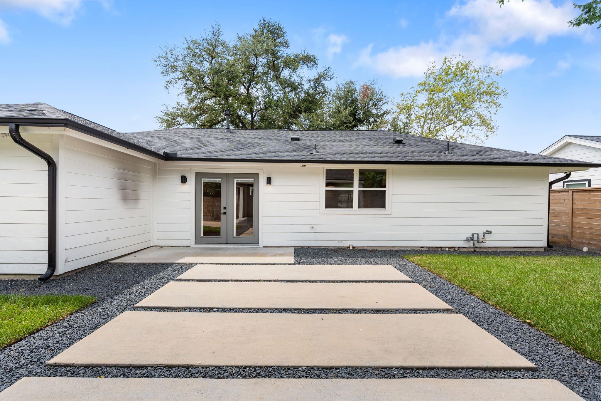 1910 Lynnview Drive