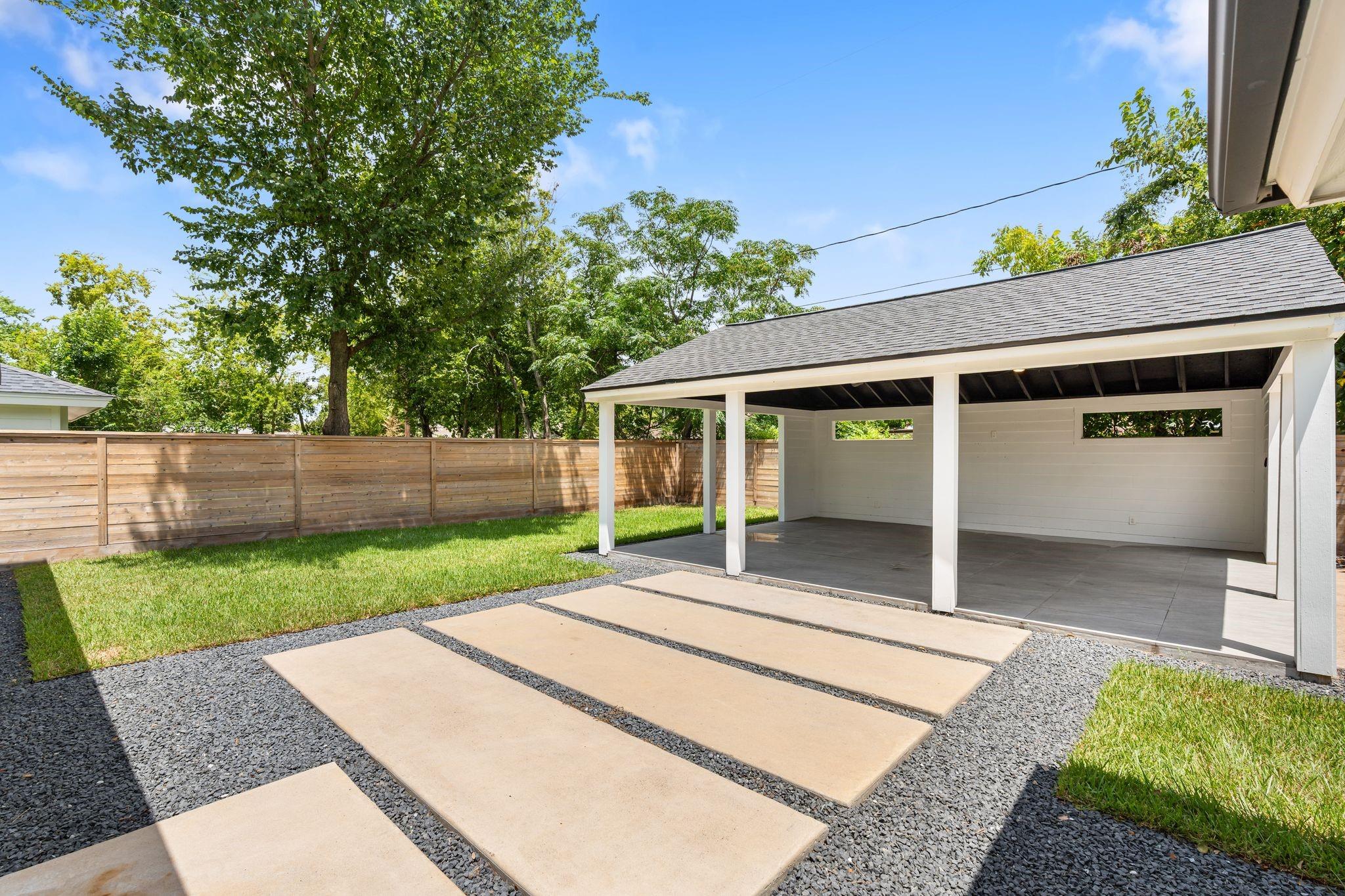 1910 Lynnview Drive