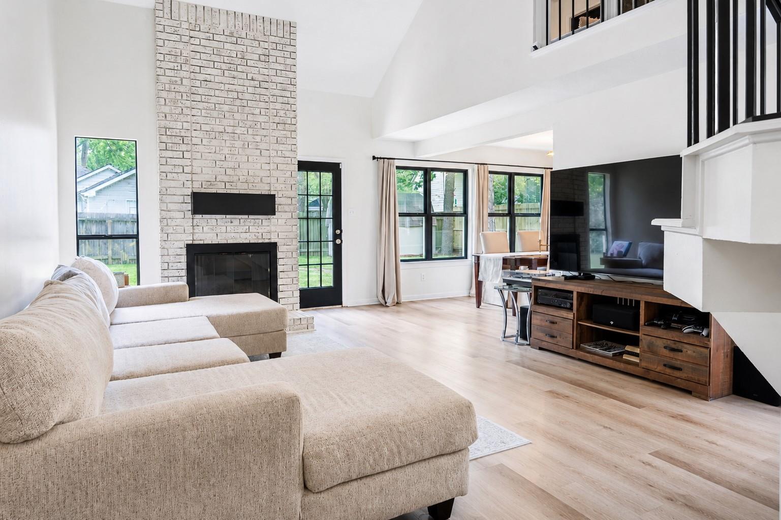 3515 Grove Oaks Drive