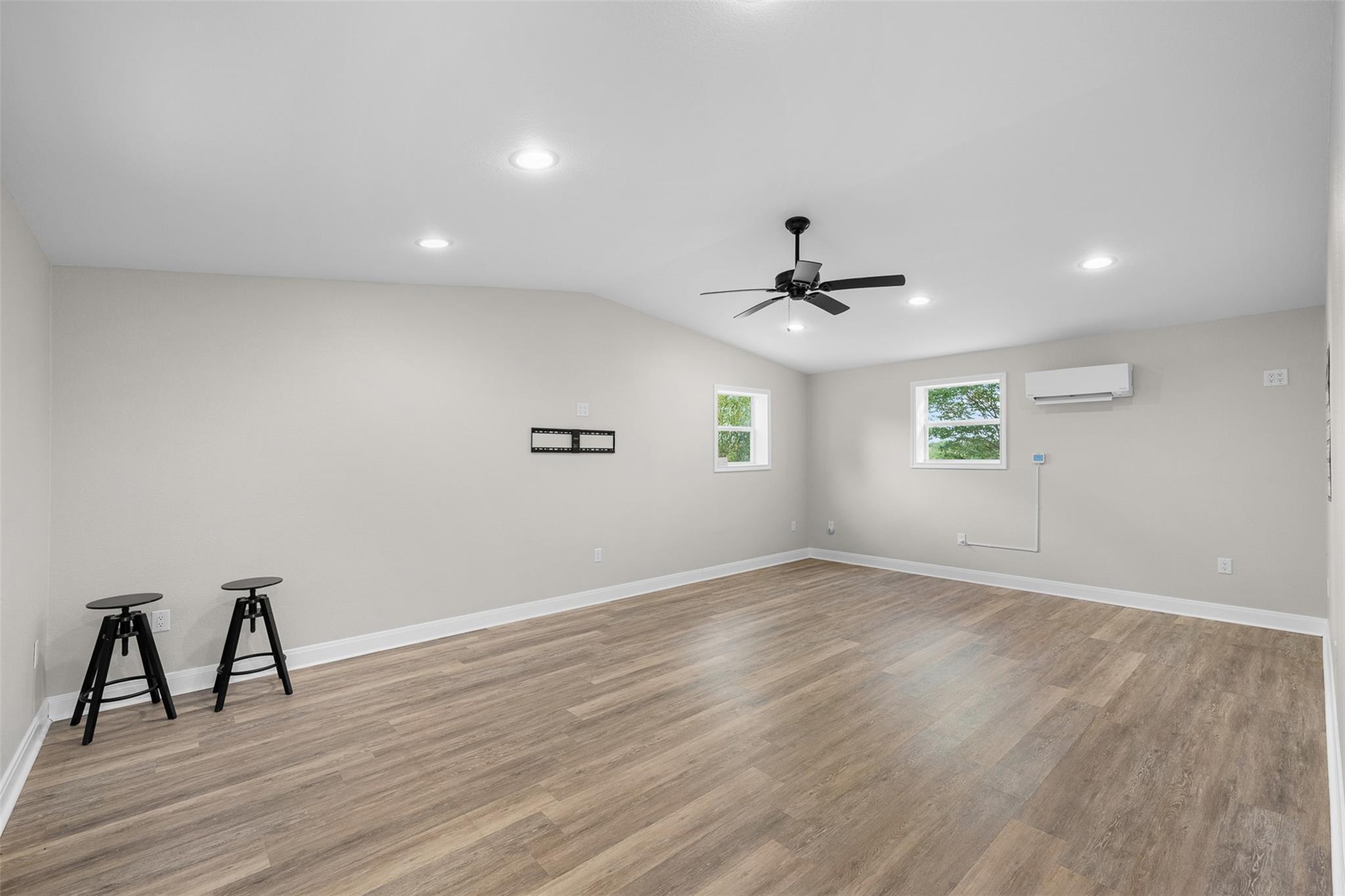 577 Herron TRL, McDade