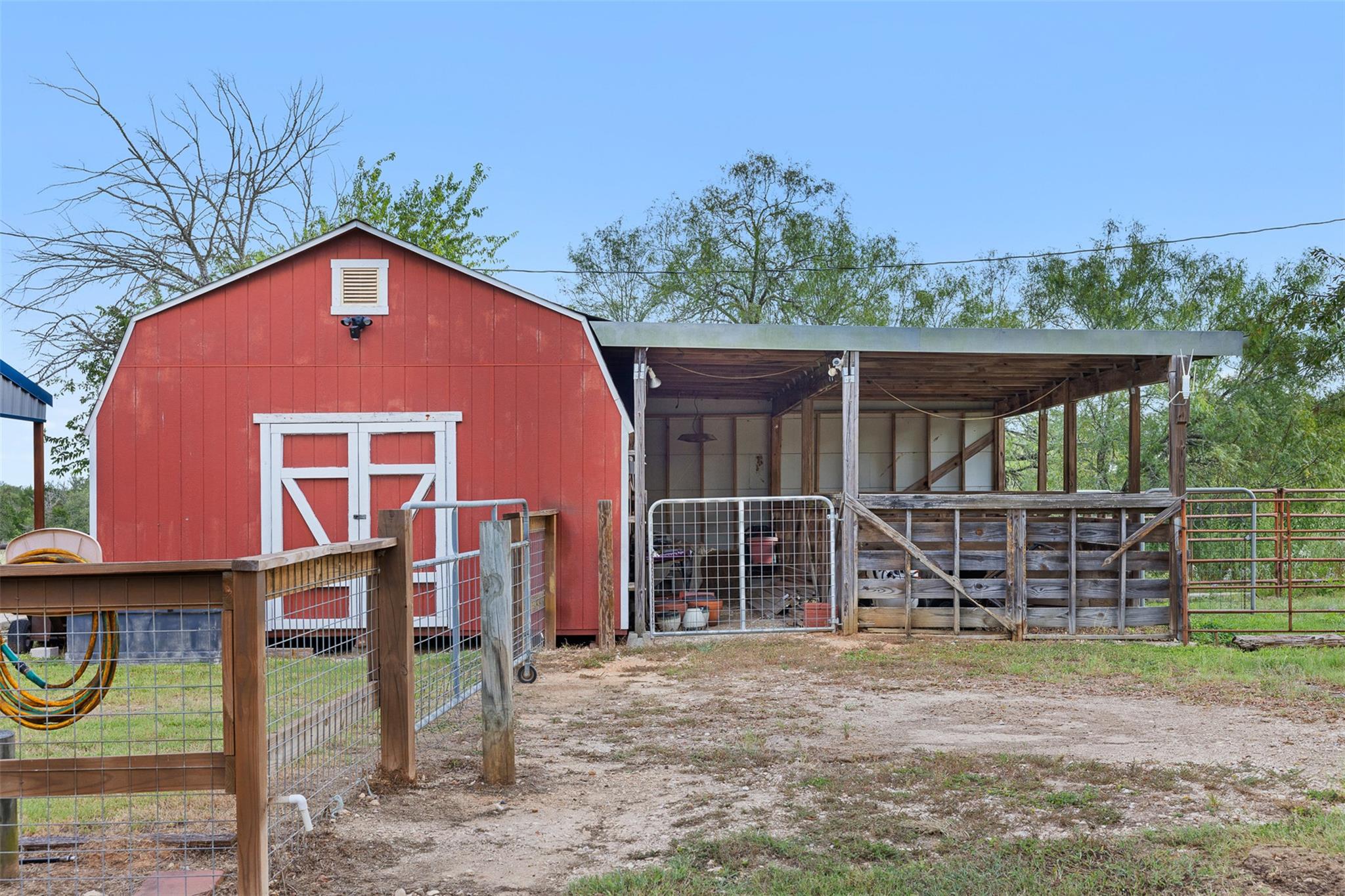 577 Herron TRL, McDade
