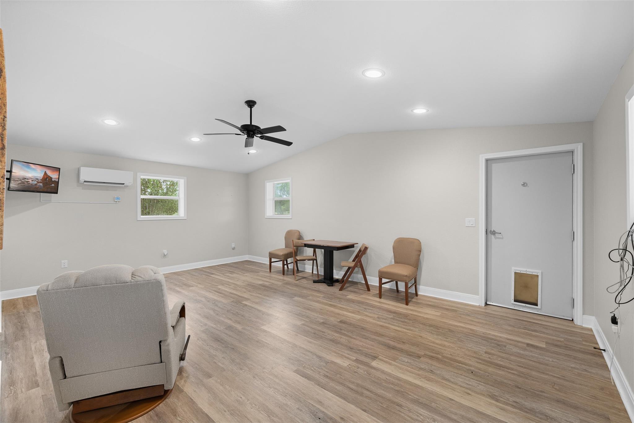577 Herron TRL, McDade