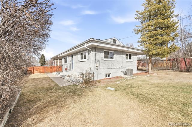 2258-2268 W Maplewood Avenue