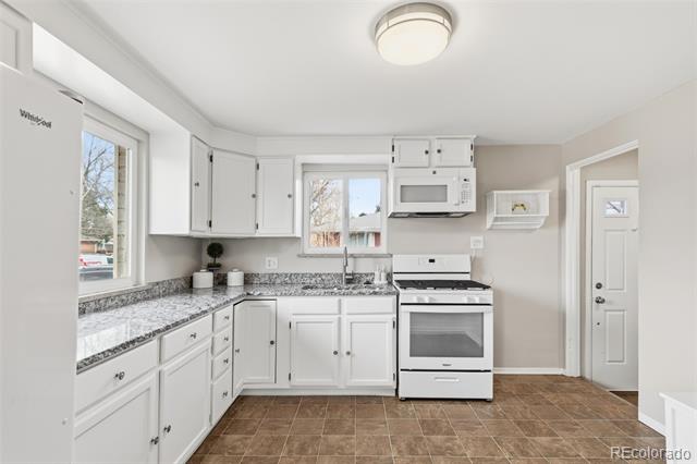 2258-2268 W Maplewood Avenue