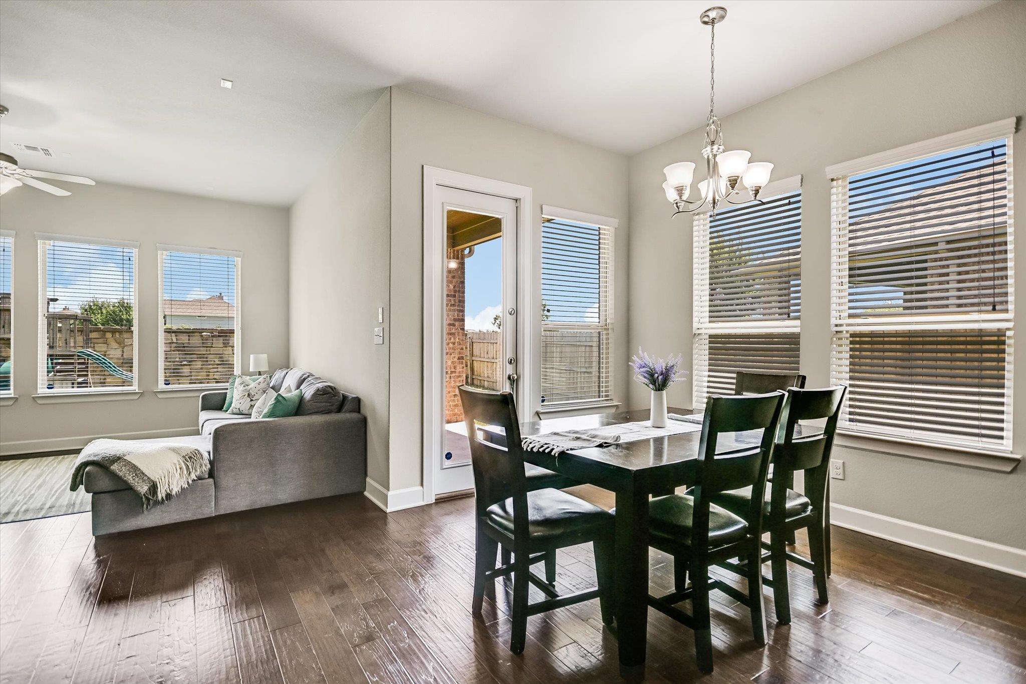 3236 Hidalgo LOOP