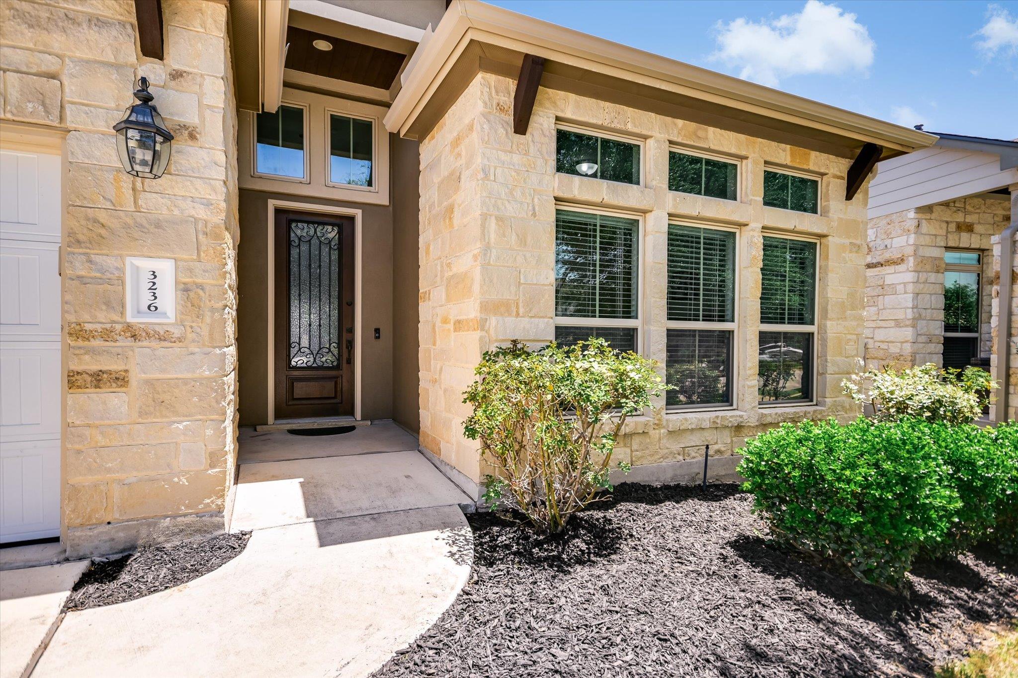 3236 Hidalgo LOOP