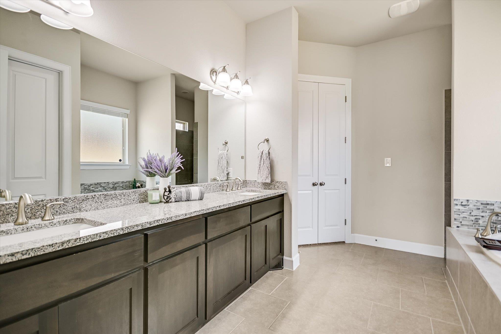 3236 Hidalgo LOOP