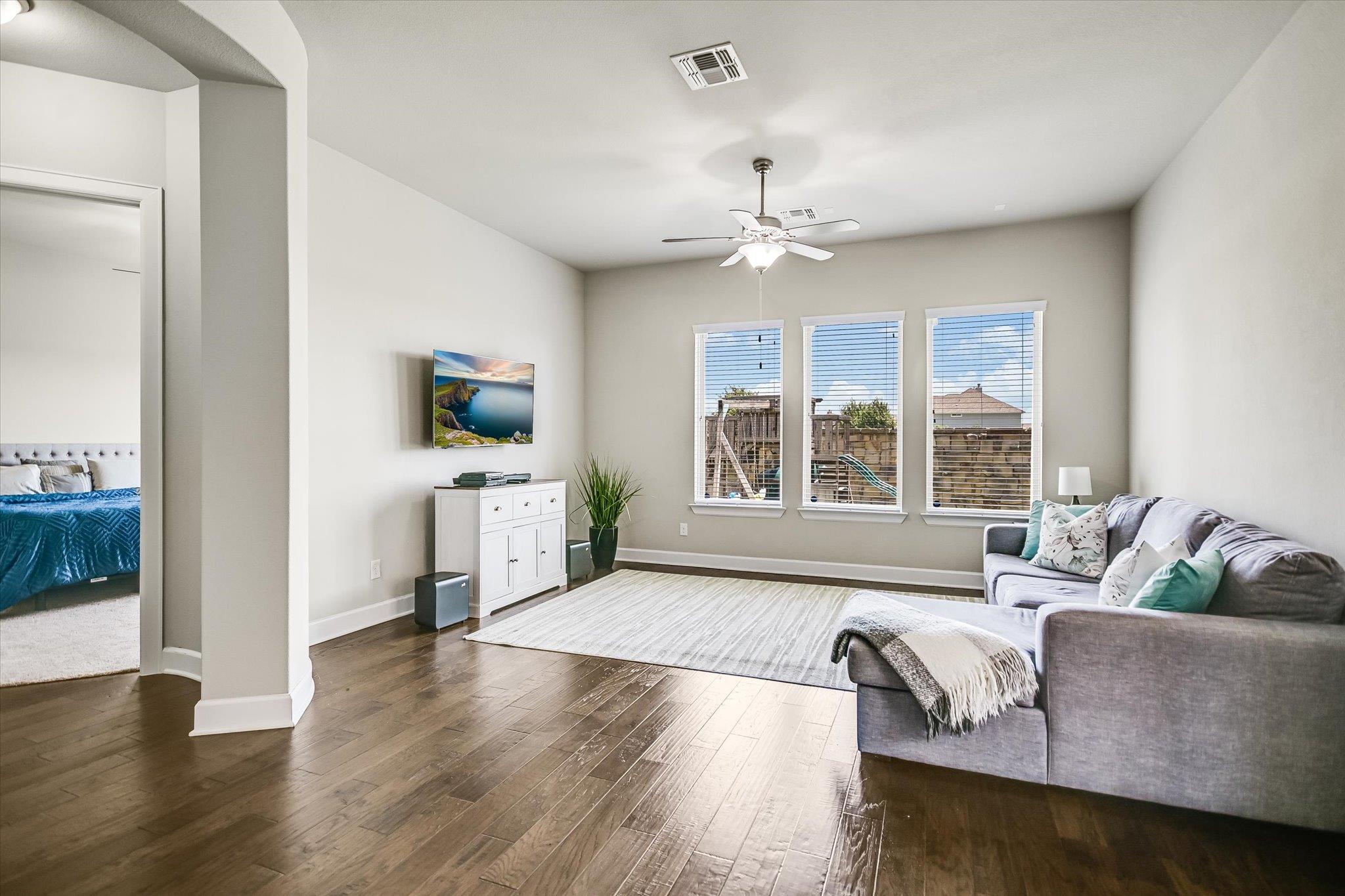 3236 Hidalgo LOOP