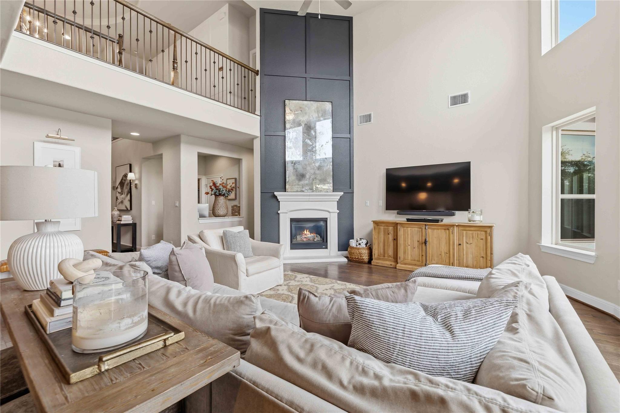 15612 Cabrillo WAY
