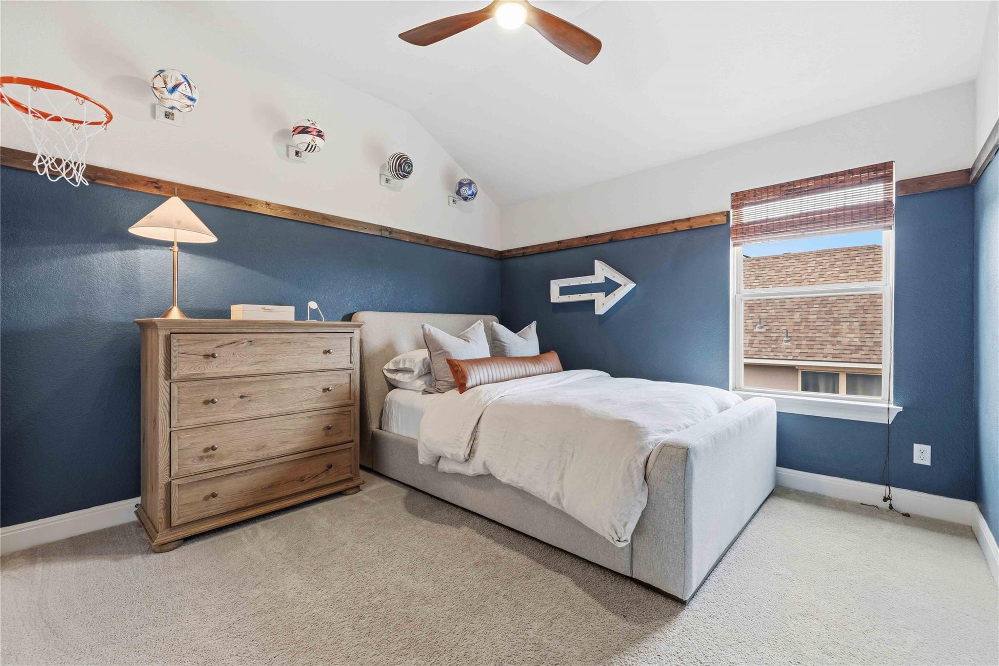 15612 Cabrillo WAY