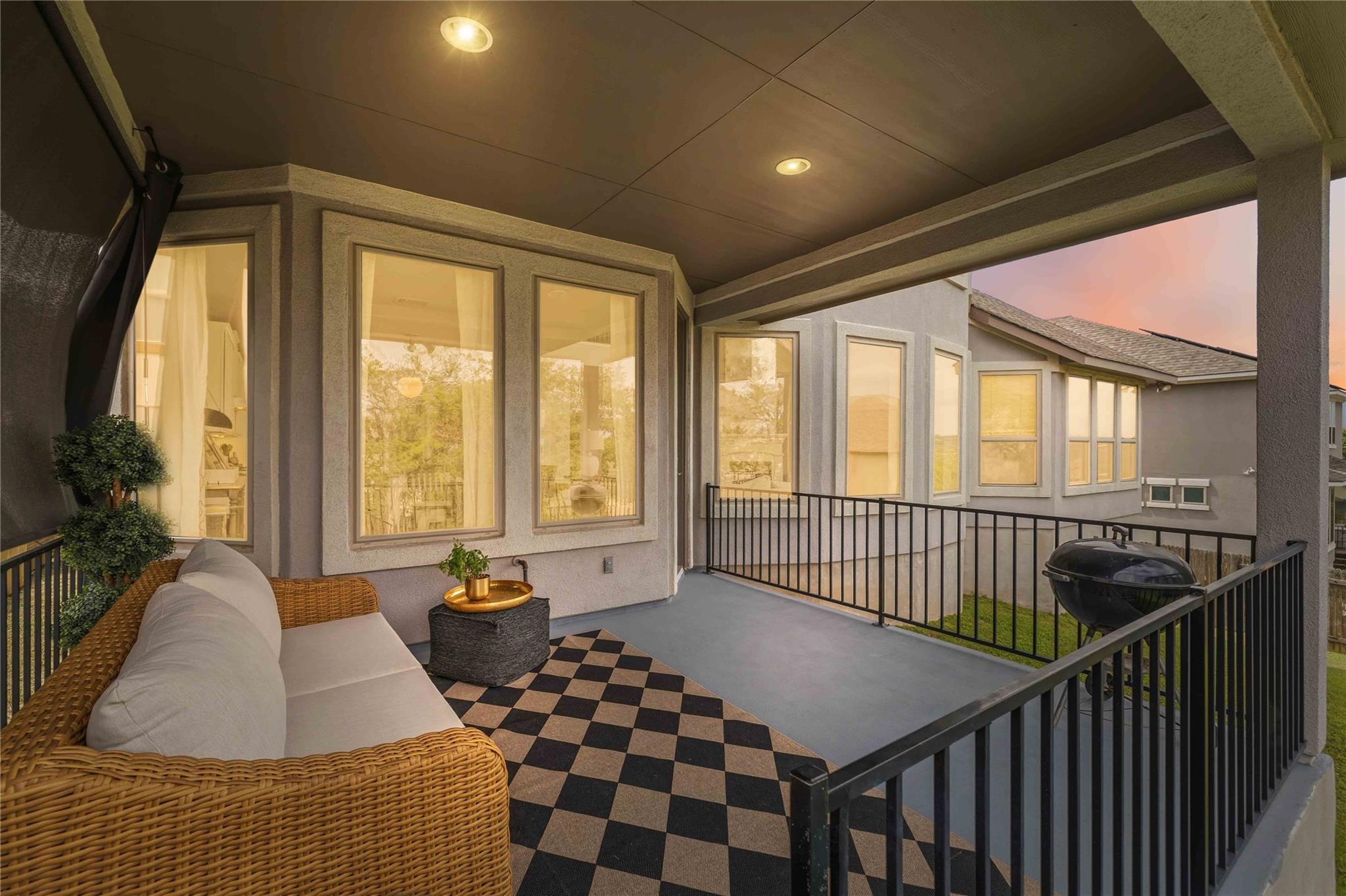 15612 Cabrillo WAY