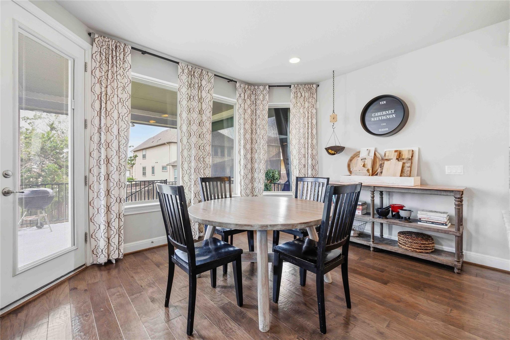 15612 Cabrillo WAY