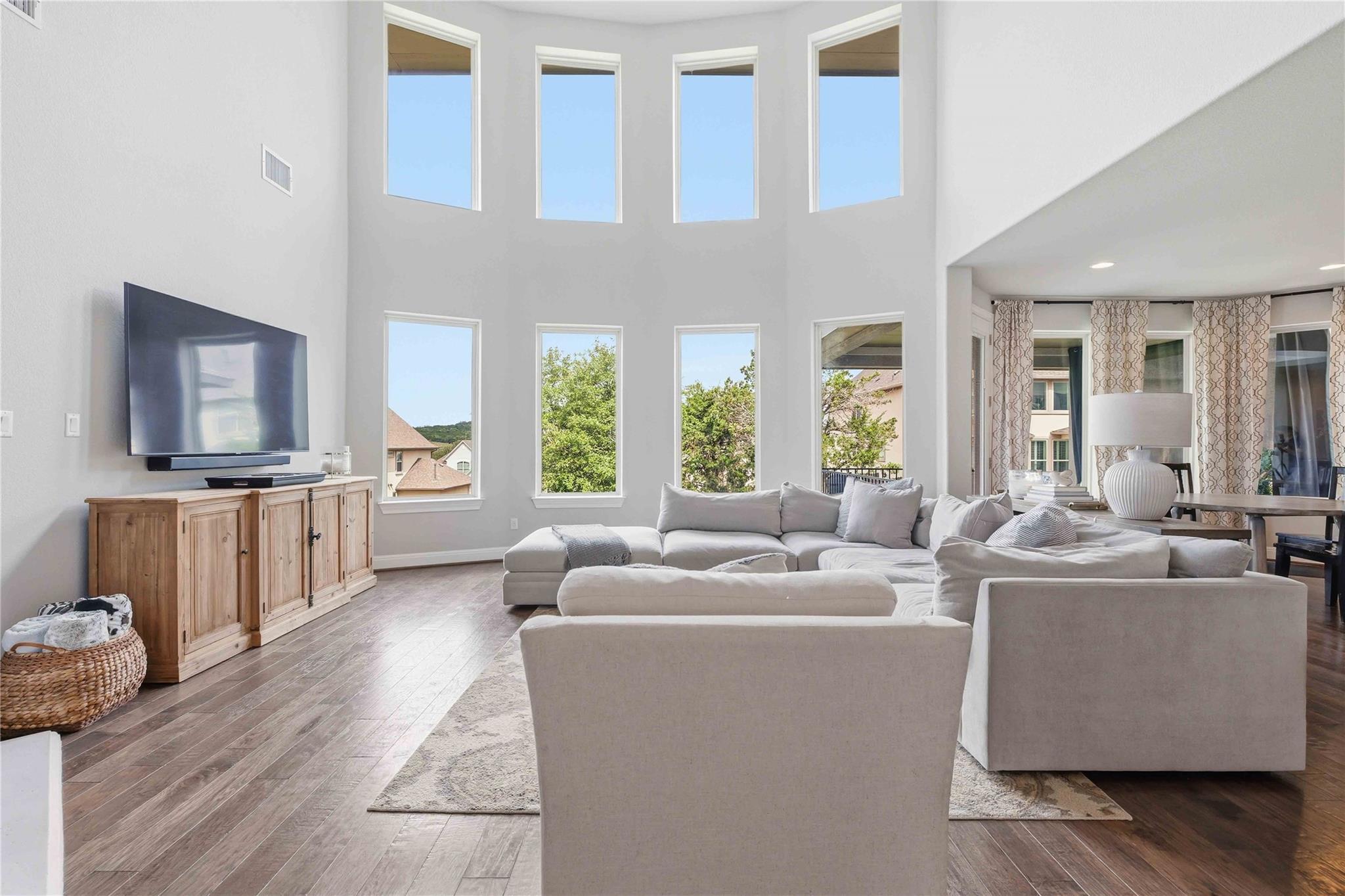 15612 Cabrillo WAY