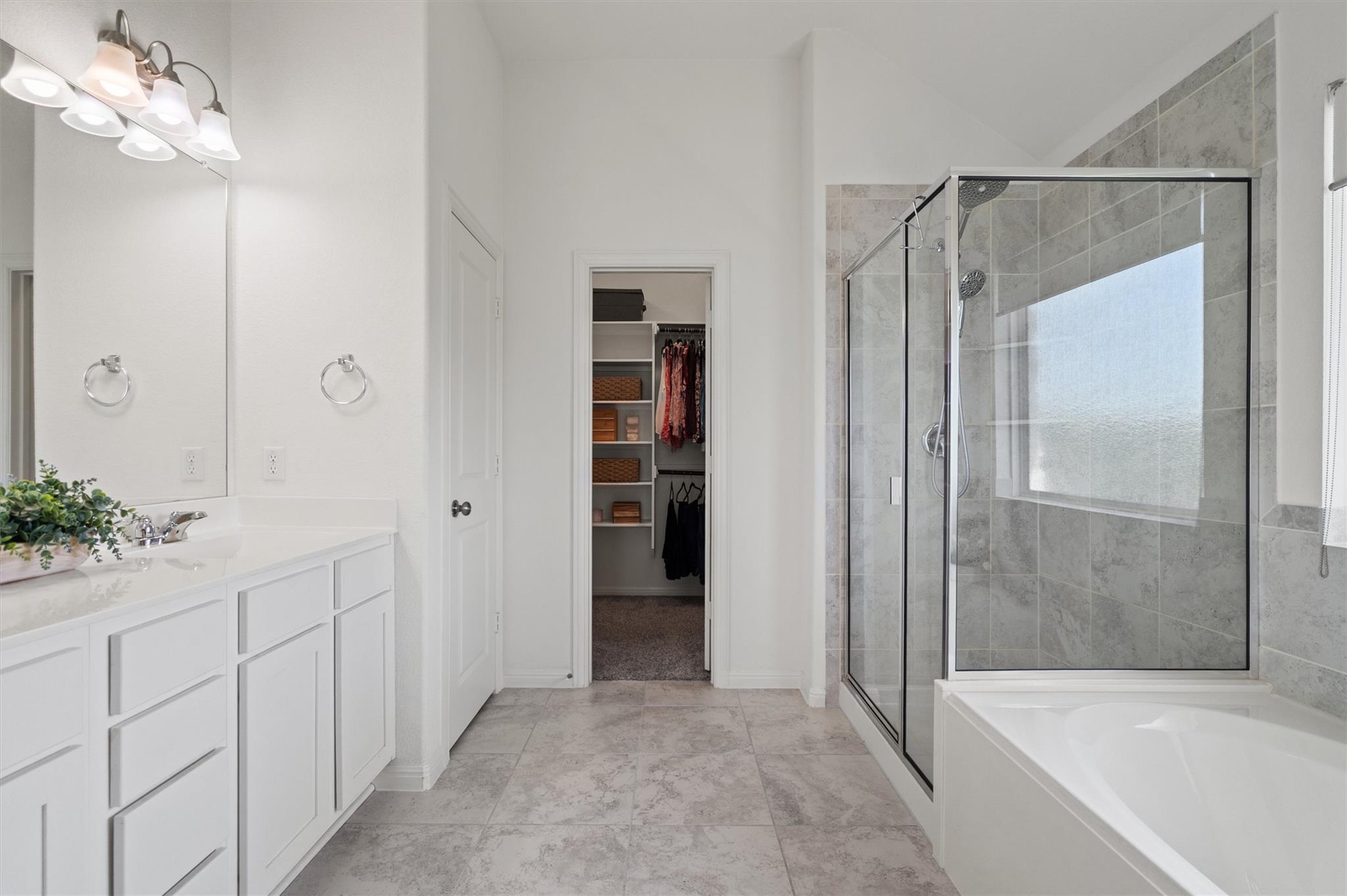 240 Prato PL