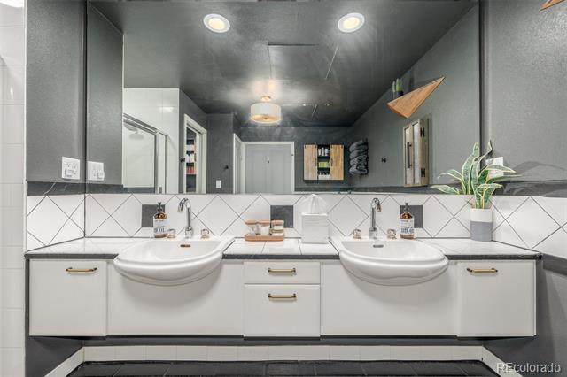 1499 Blake Street Unit: 4F