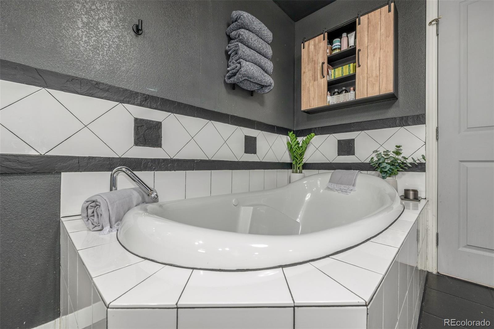 1499 Blake Street Unit: 4F